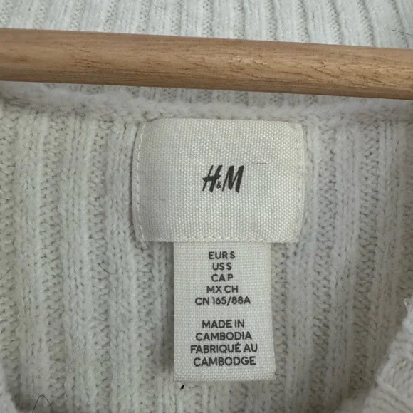 H&M Cream Ribbed Crew Neck Sweater - Picture 2 of 3